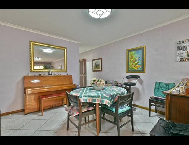 3 BEDROOM TOWNHOUSE FOR SALE IN GLENVISTA